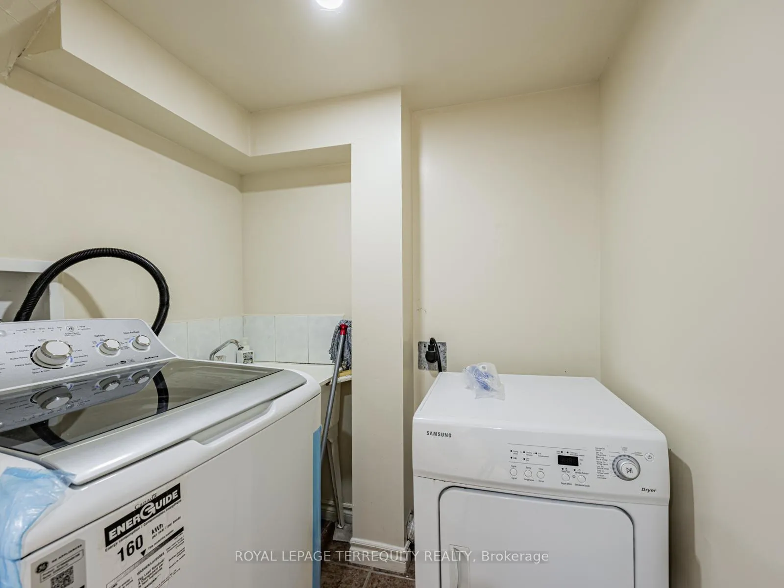 Photo 30 of 65 Bob O'link Avenue, Vaughan, Glen Shields — HOMEH