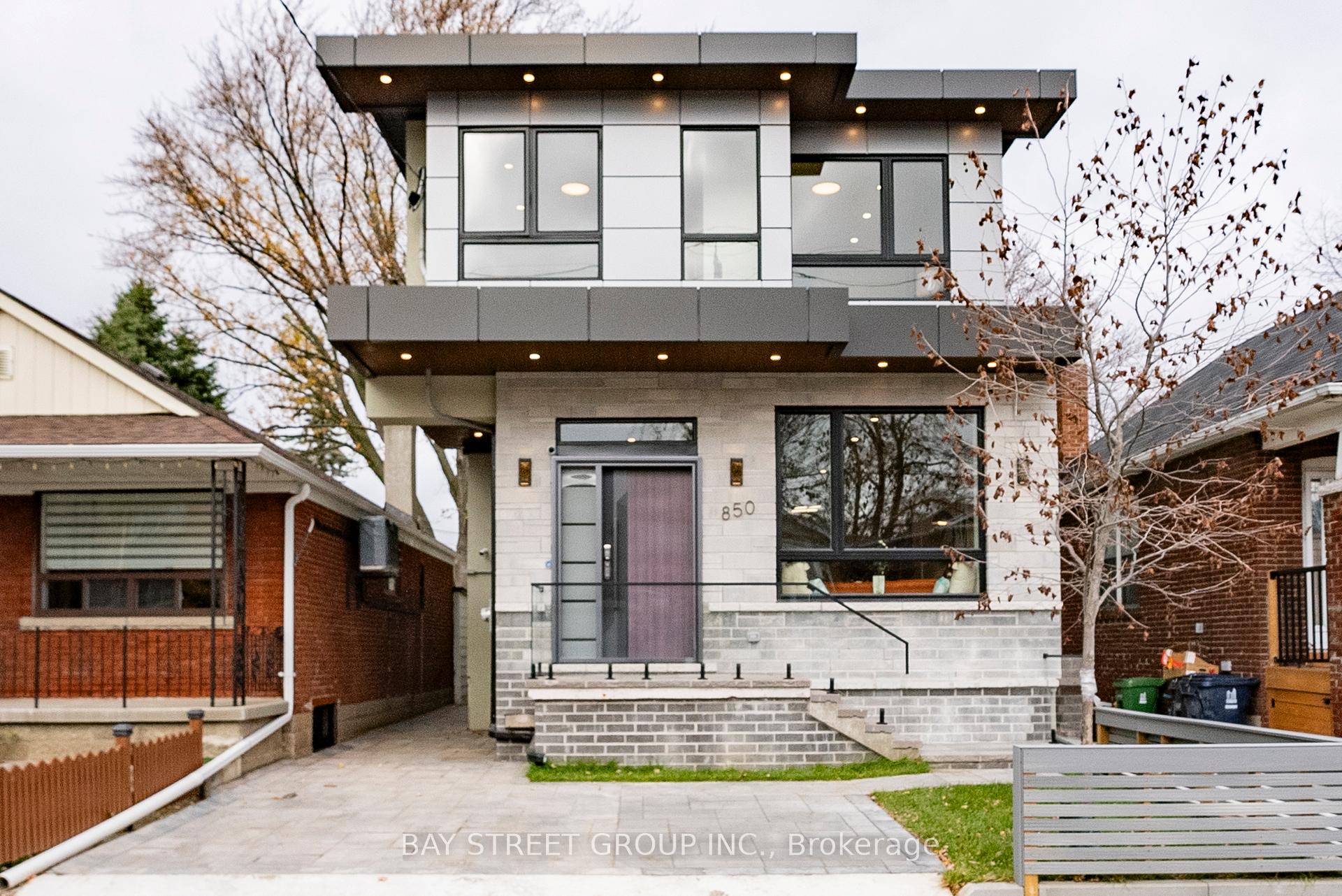 Front of 850 Cosburn Avenue