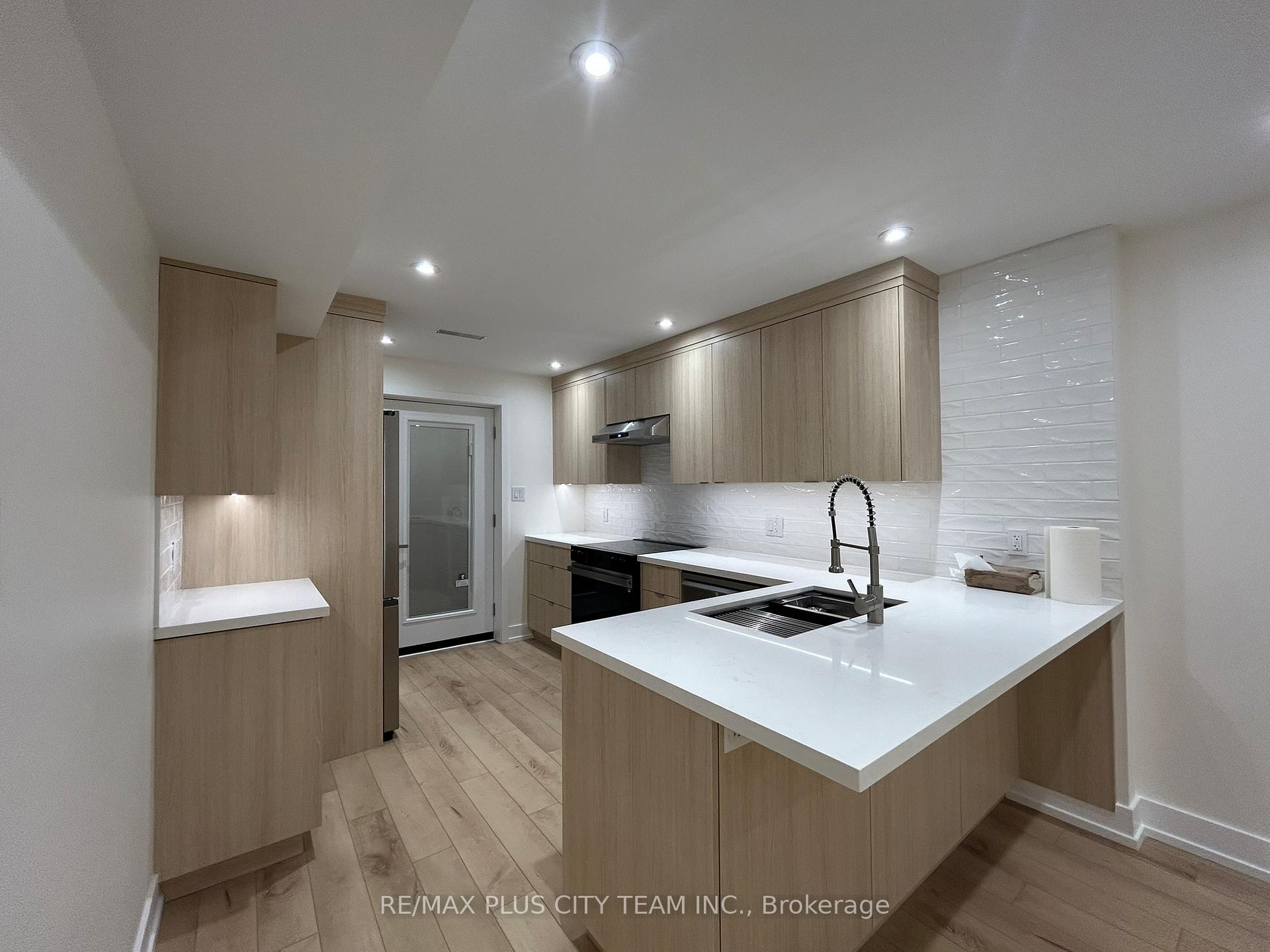 Photo 4 of Unit lower, 1049 College Street, Toronto, Little Portugal — HOMEH