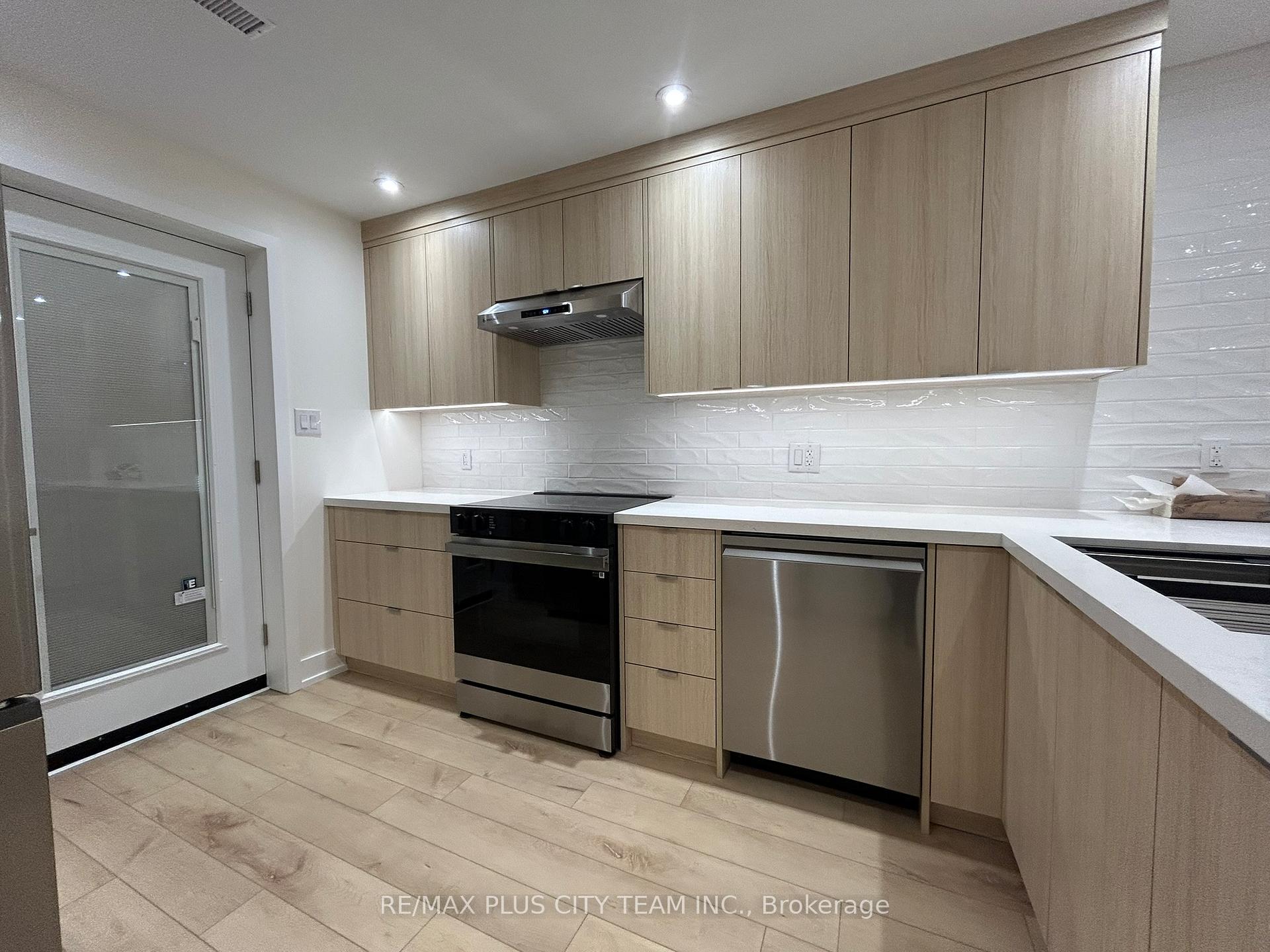 Photo 5 of Unit lower, 1049 College Street, Toronto, Little Portugal — HOMEH