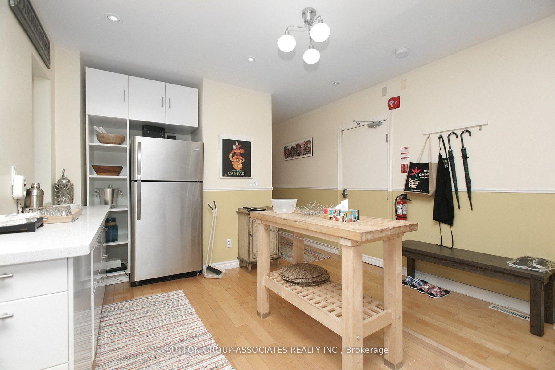 Photo 2 of Unit Unit 3, 478 Bloor Street, Toronto, The Annex — HOMEH