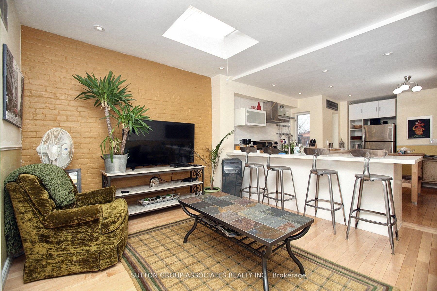 Photo 3 of Unit Unit 3, 478 Bloor Street, Toronto, The Annex — HOMEH