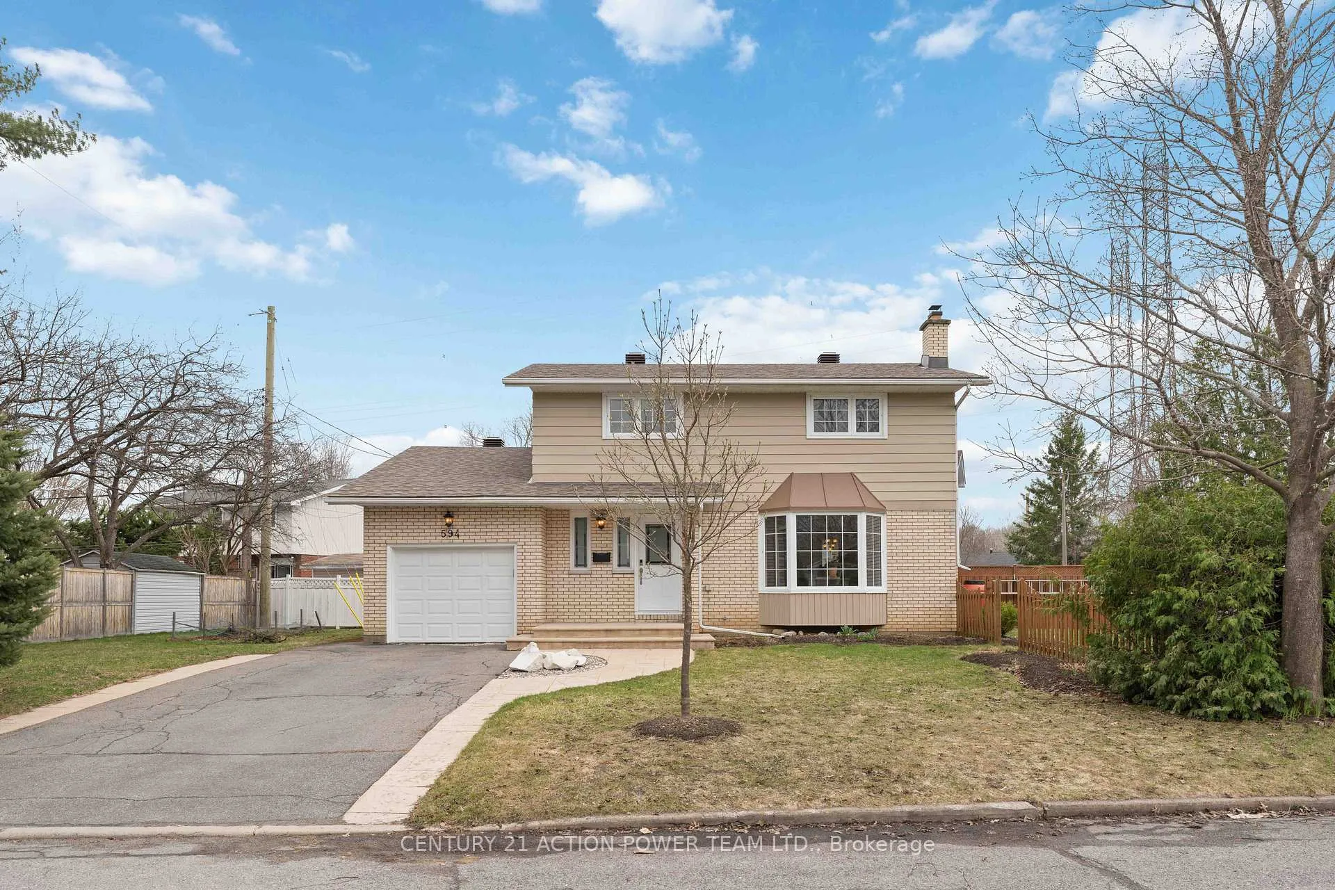 Photo 2 of 594 Noble Crescent, Ottawa, Riverside Park South — HOMEH