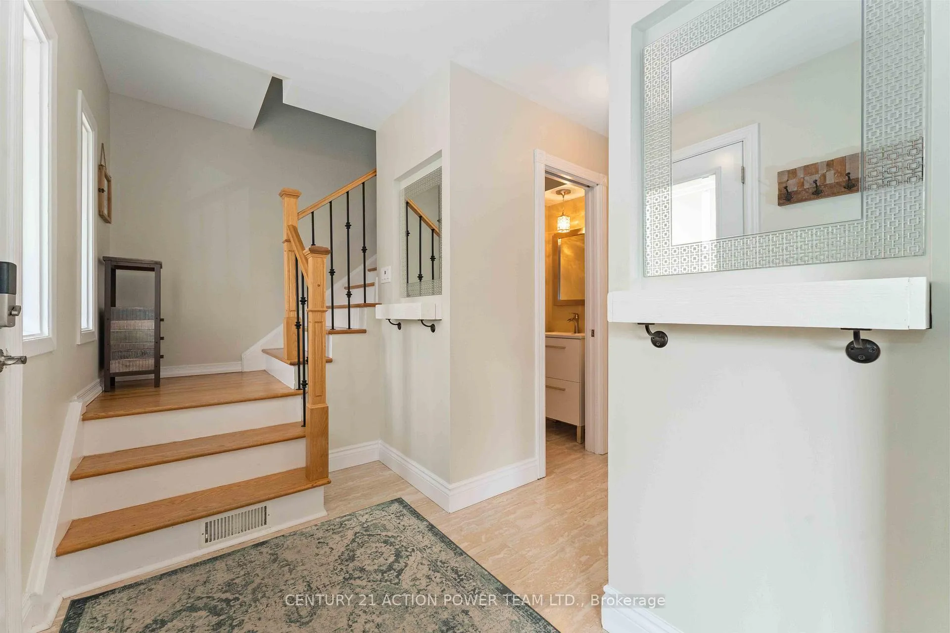 Photo 3 of 594 Noble Crescent, Ottawa, Riverside Park South — HOMEH