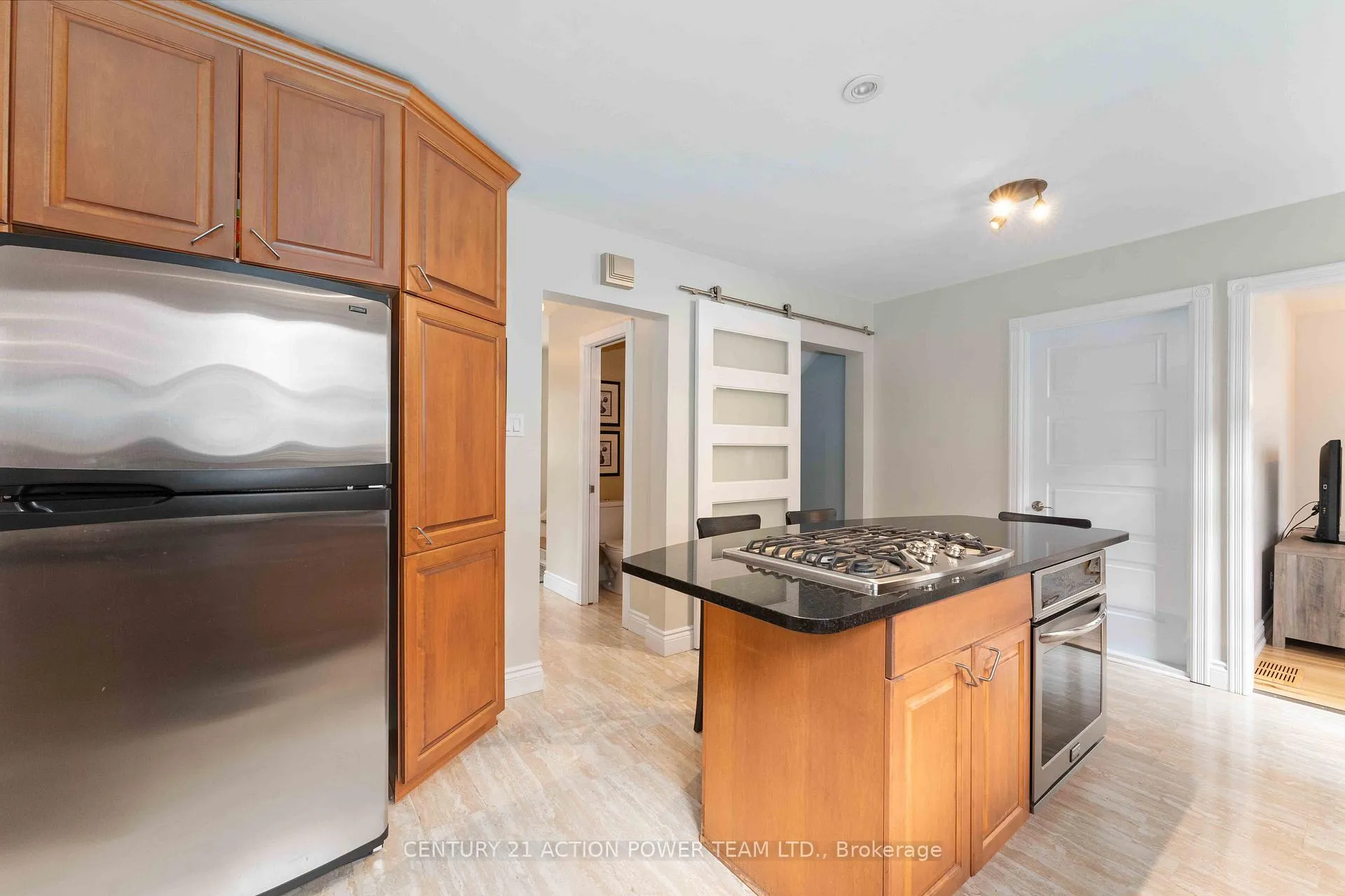Photo 9 of 594 Noble Crescent, Ottawa, Riverside Park South — HOMEH
