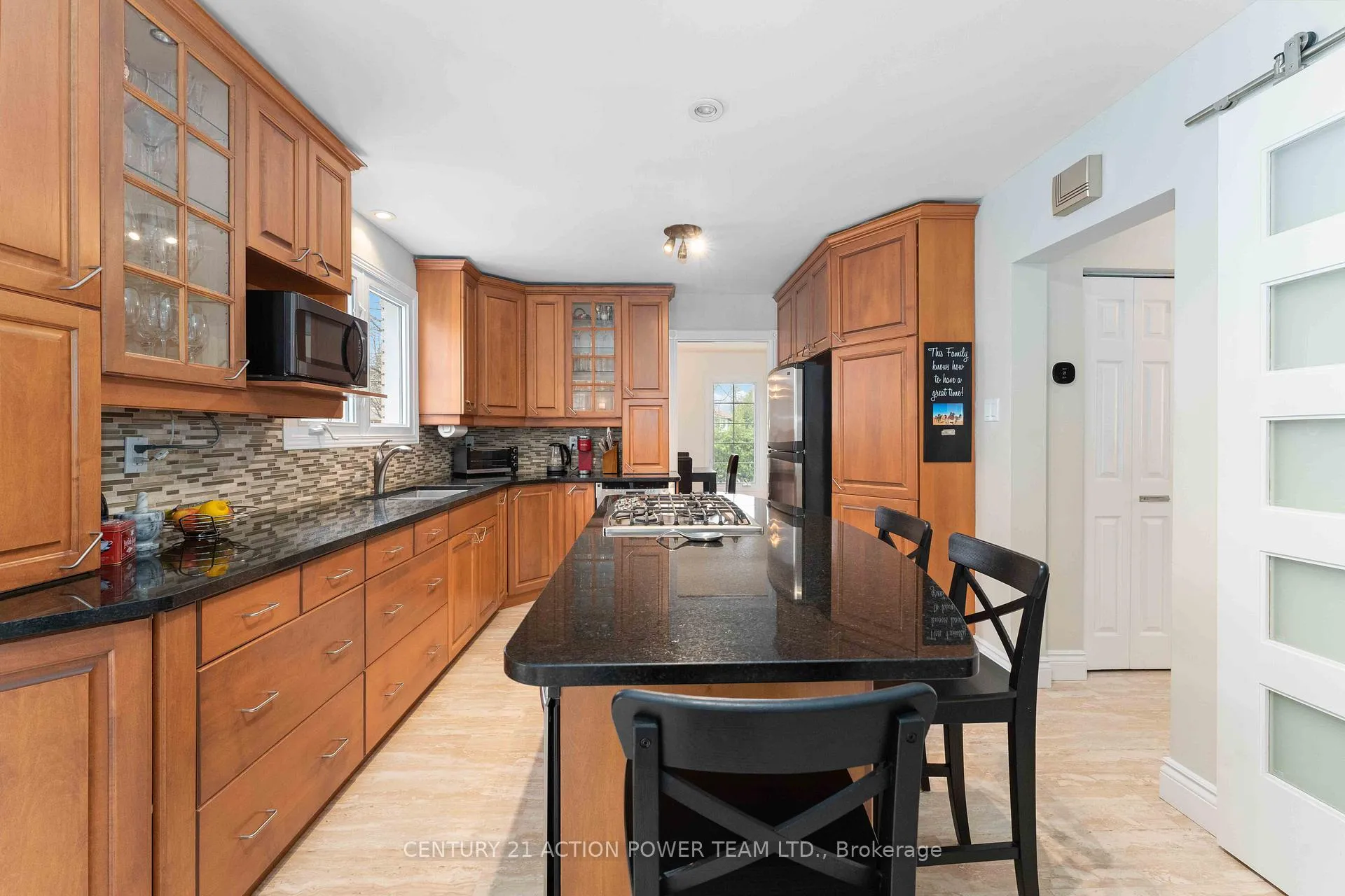 Photo 10 of 594 Noble Crescent, Ottawa, Riverside Park South — HOMEH