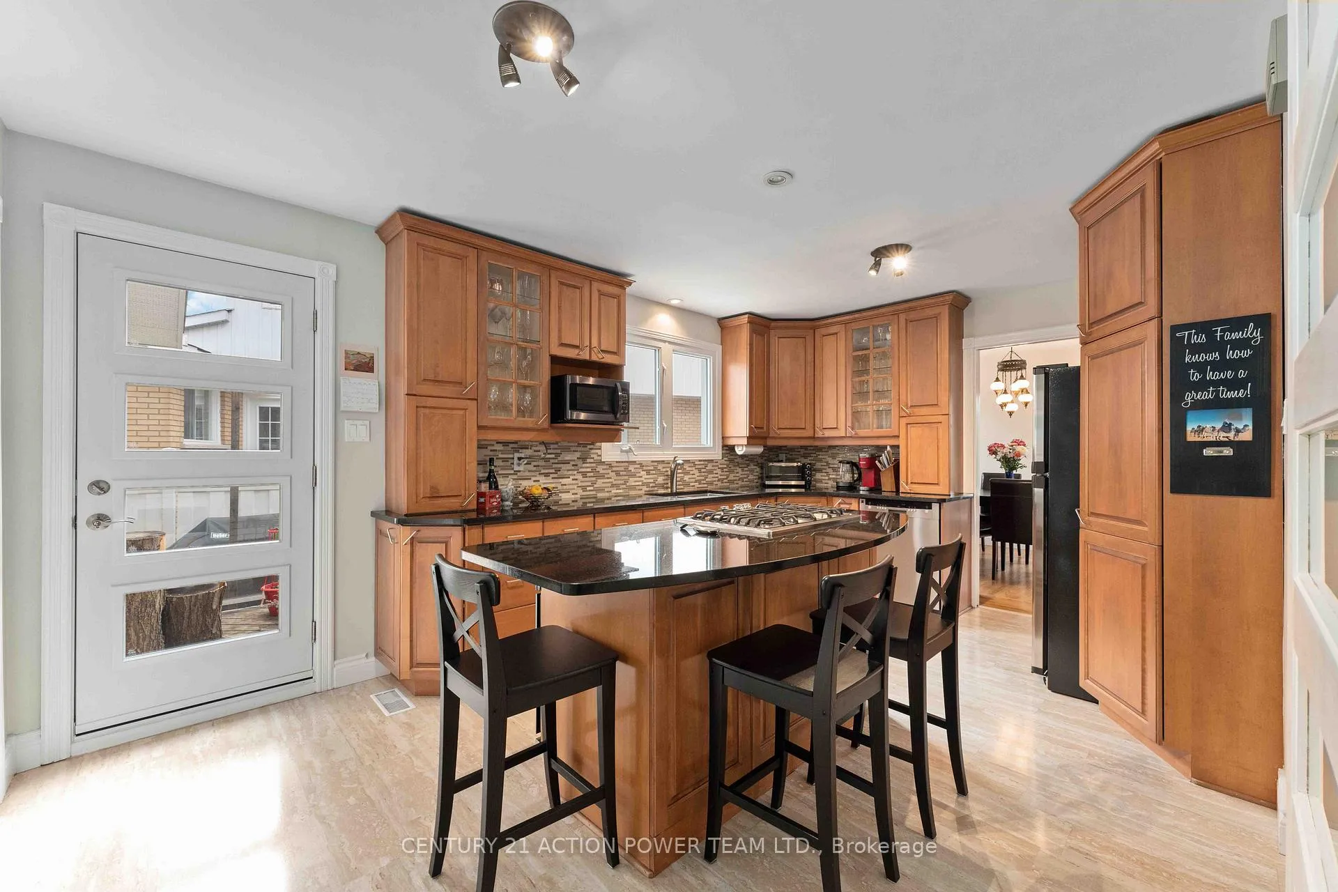 Photo 11 of 594 Noble Crescent, Ottawa, Riverside Park South — HOMEH