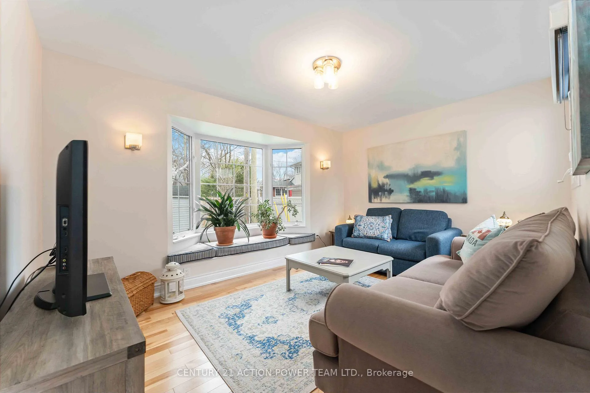 Photo 12 of 594 Noble Crescent, Ottawa, Riverside Park South — HOMEH