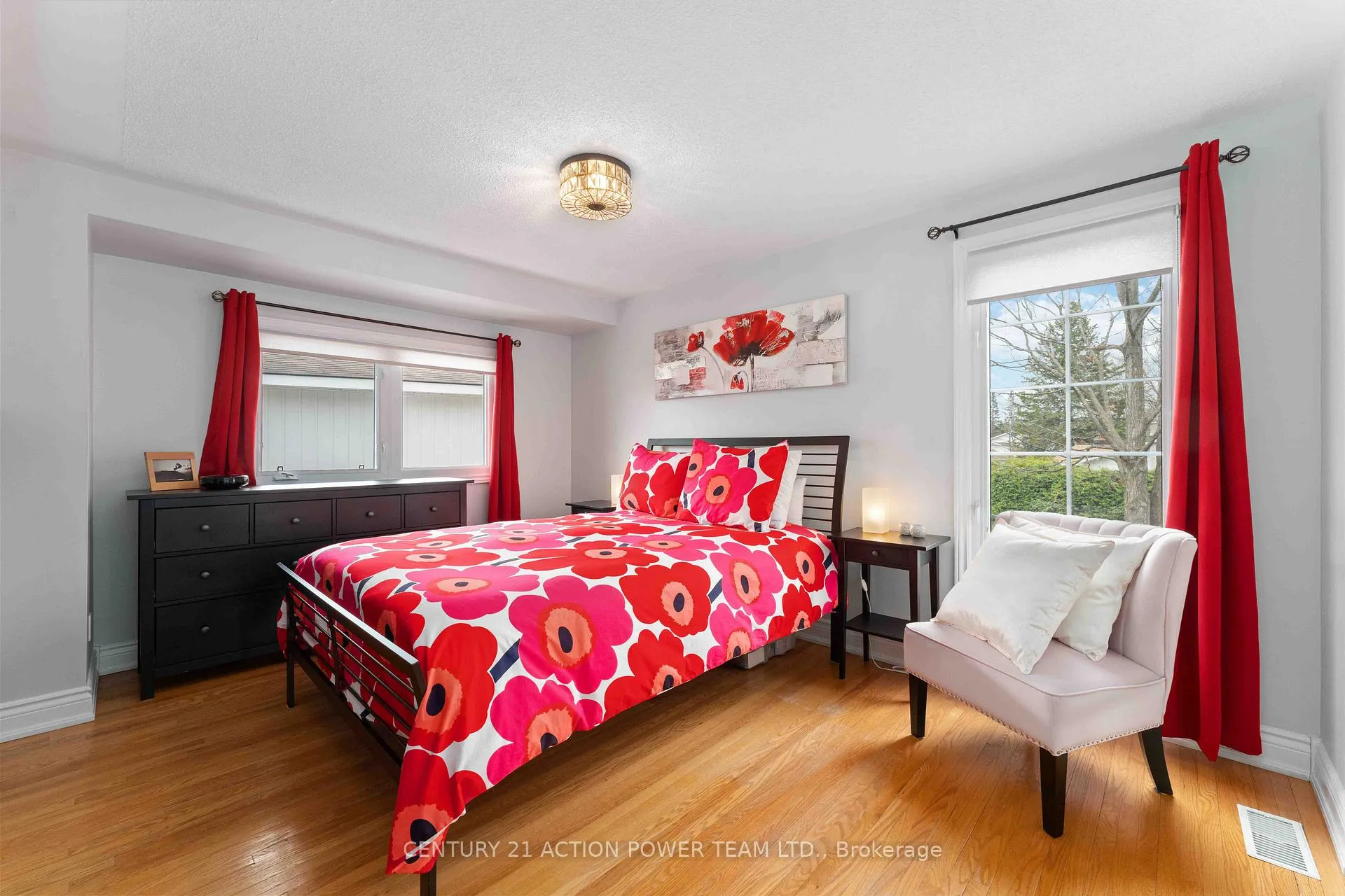 Photo 15 of 594 Noble Crescent, Ottawa, Riverside Park South — HOMEH