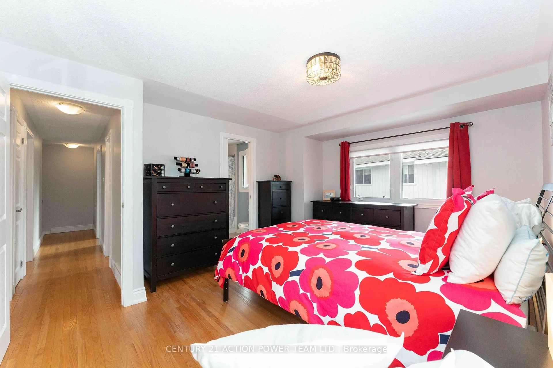 Photo 16 of 594 Noble Crescent, Ottawa, Riverside Park South — HOMEH