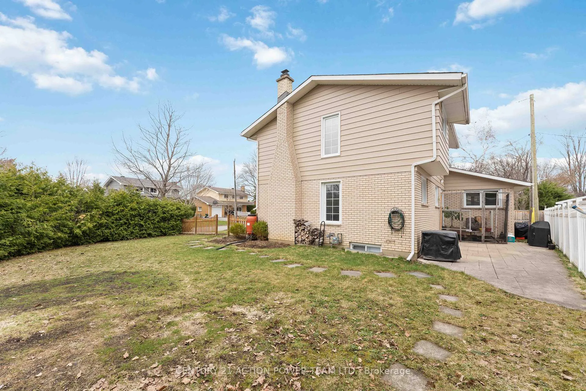 Photo 27 of 594 Noble Crescent, Ottawa, Riverside Park South — HOMEH