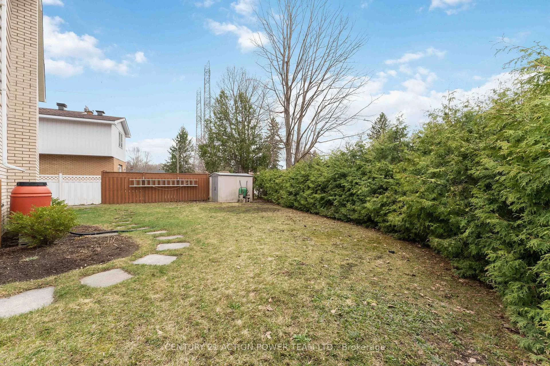 Photo 28 of 594 Noble Crescent, Ottawa, Riverside Park South — HOMEH