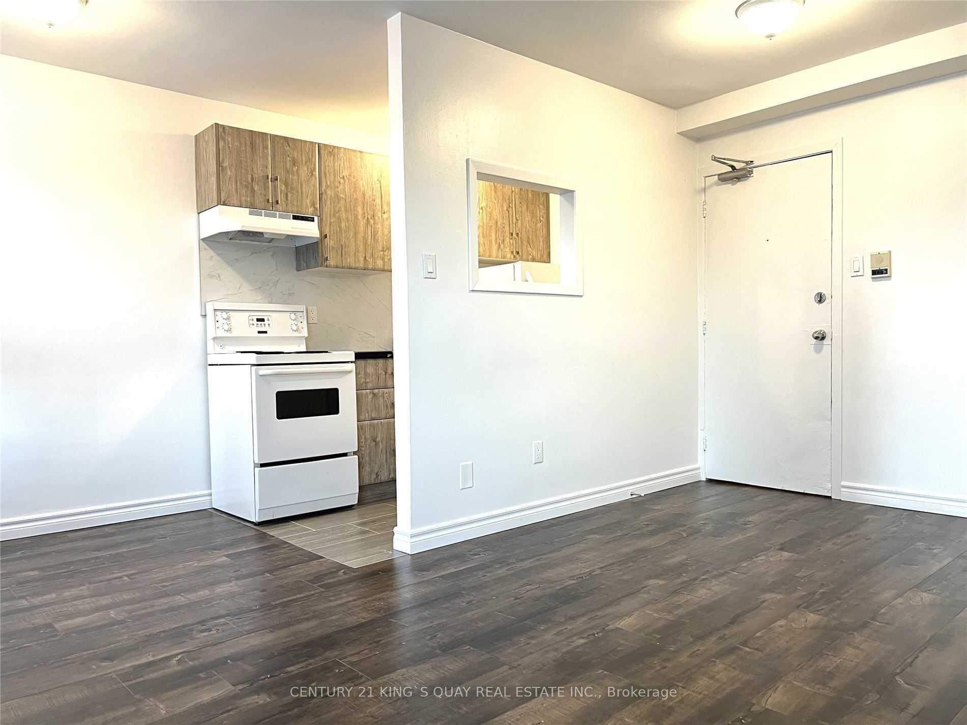 Photo 3 of Unit 3, 977 Eglinton Avenue W, Toronto, Humewood-Cedarvale — HOMEH