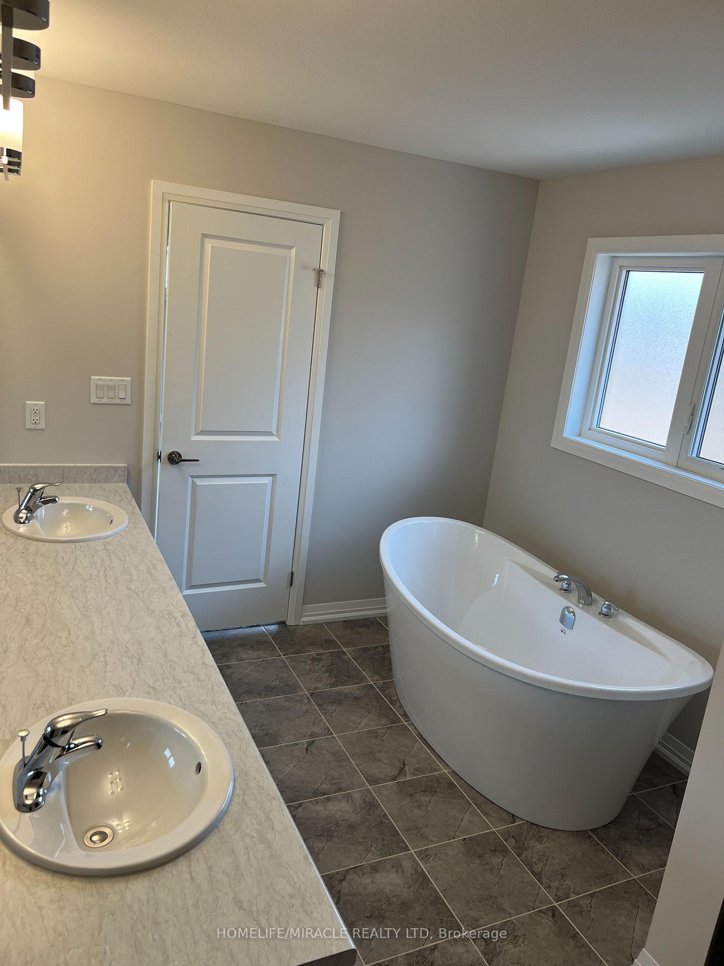 Photo 24 of 11 Willson Drive, Thorold, Hurricane/Merrittville — HOMEH