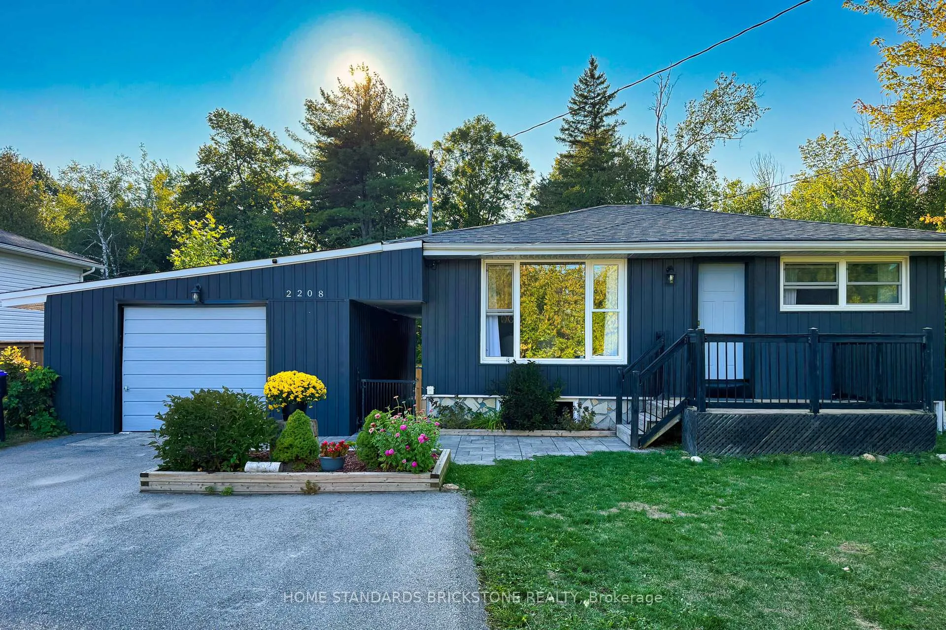 Photo 2 of 2208 Willard Avenue, Innisfil, Alcona — HOMEH