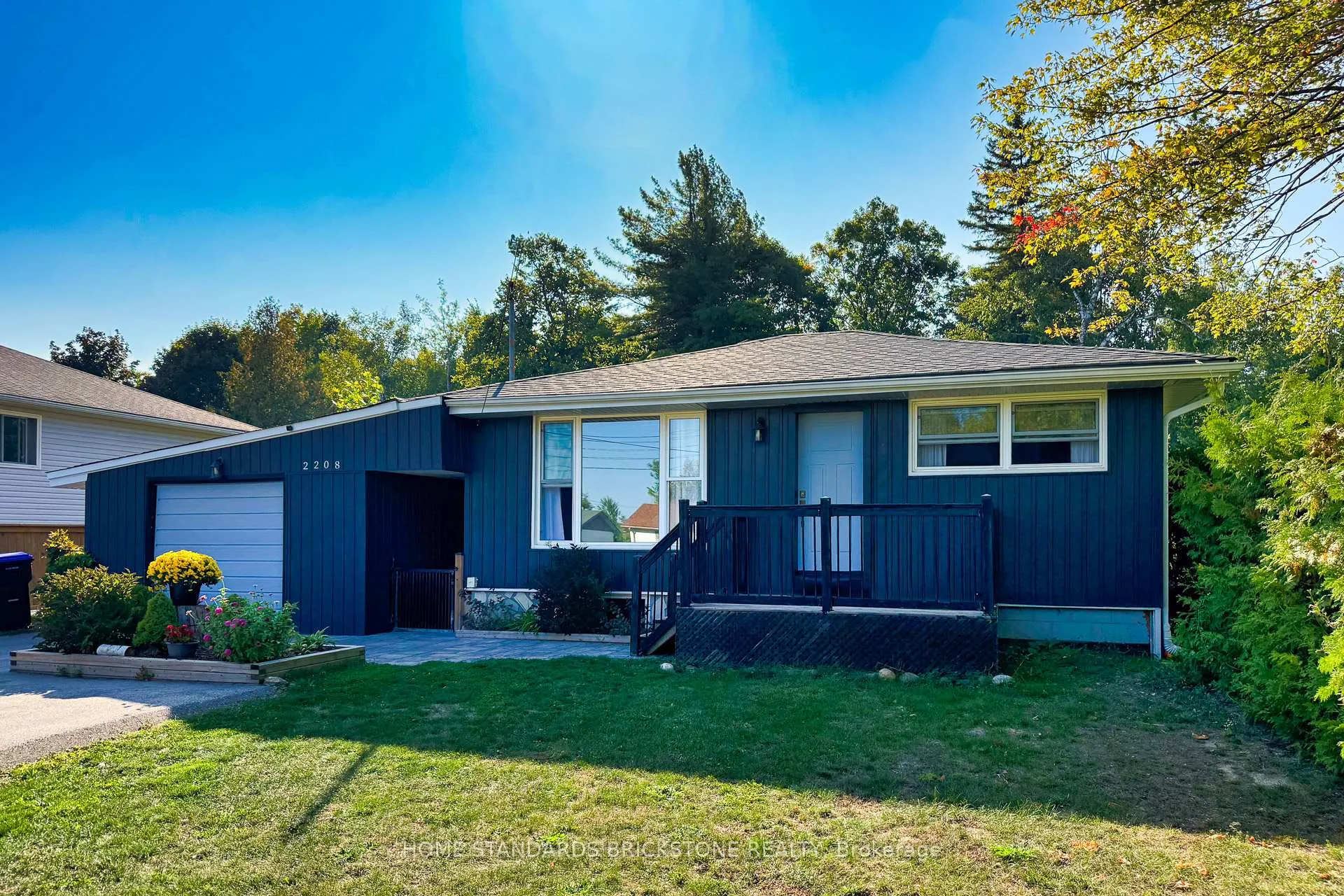 Photo 3 of 2208 Willard Avenue, Innisfil, Alcona — HOMEH