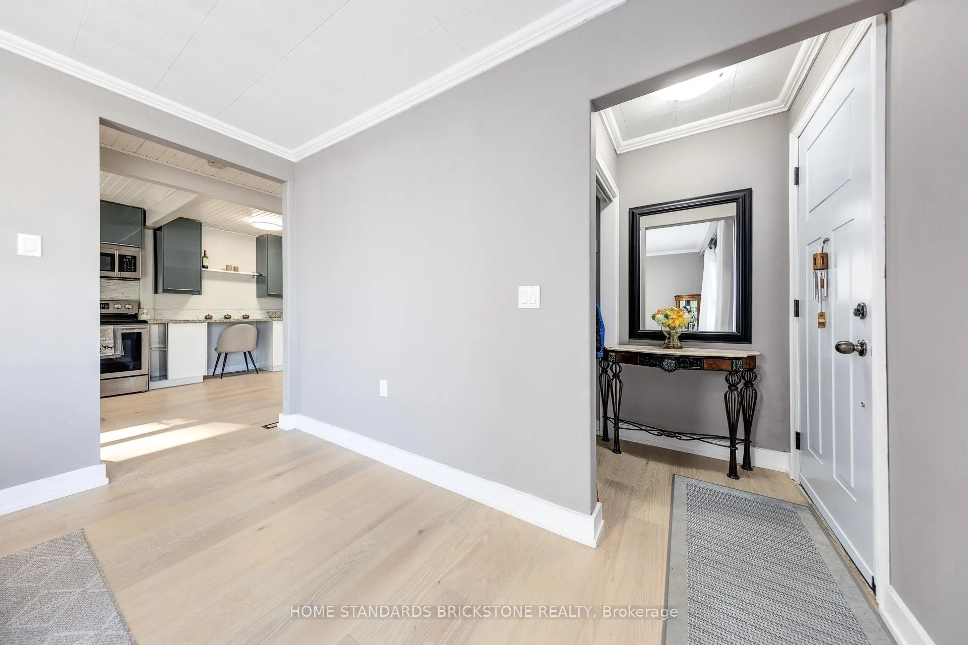 Photo 5 of 2208 Willard Avenue, Innisfil, Alcona — HOMEH