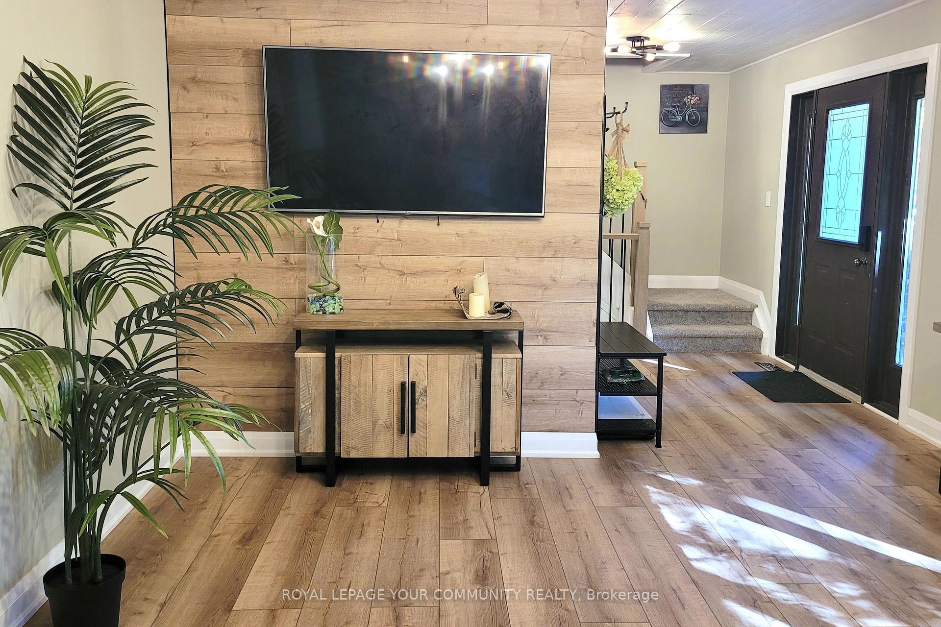 Photo 4 of 1138 Siesta Drive, Tiny, Rural Tiny — HOMEH
