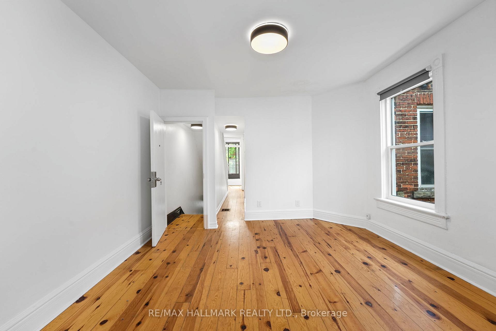 Photo 4 of Unit 3, 261 Ossington Avenue, Toronto, Trinity-Bellwoods — HOMEH