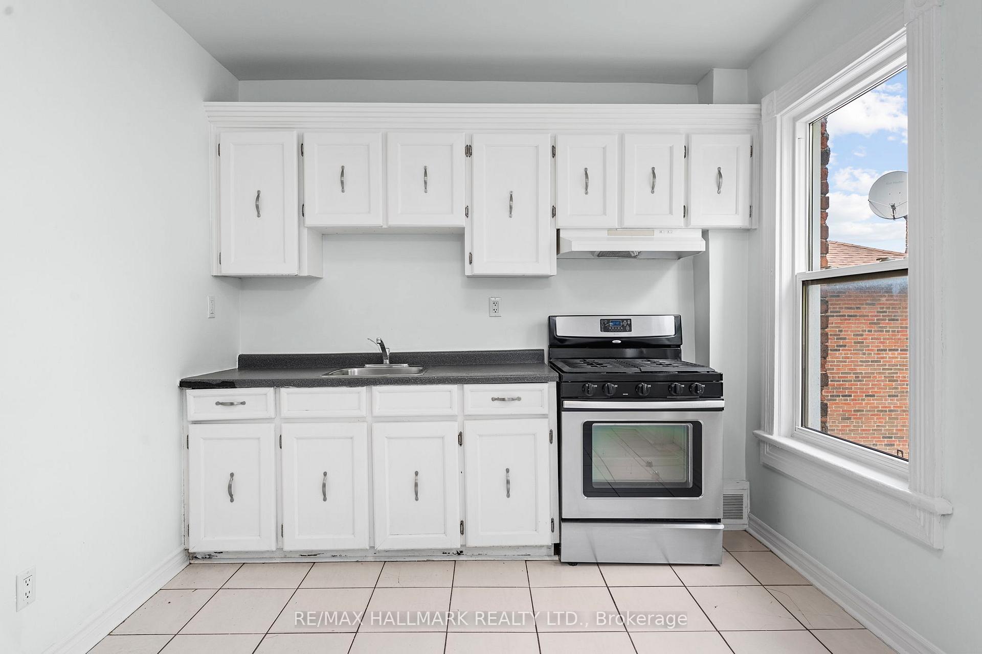 Photo 7 of Unit 3, 261 Ossington Avenue, Toronto, Trinity-Bellwoods — HOMEH