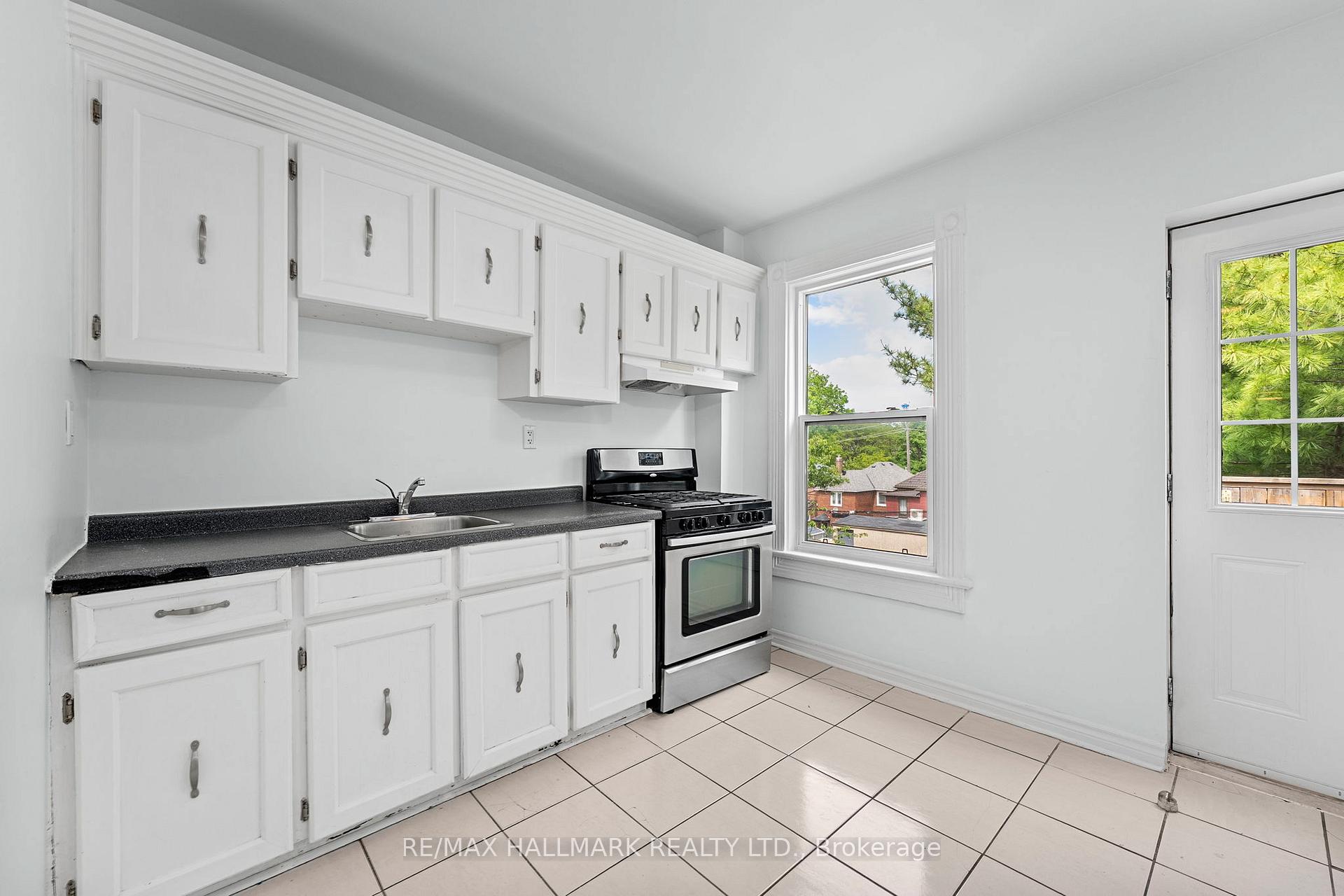Photo 8 of Unit 3, 261 Ossington Avenue, Toronto, Trinity-Bellwoods — HOMEH