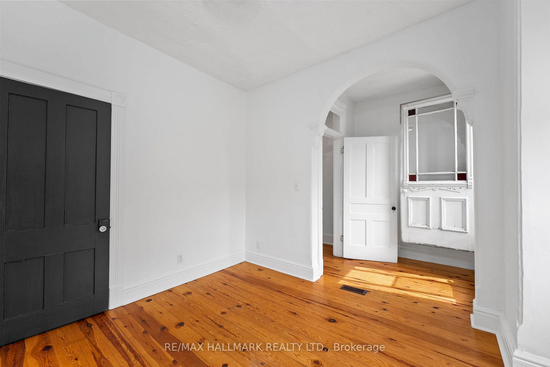 Photo 21 of Unit 3, 261 Ossington Avenue, Toronto, Trinity-Bellwoods — HOMEH