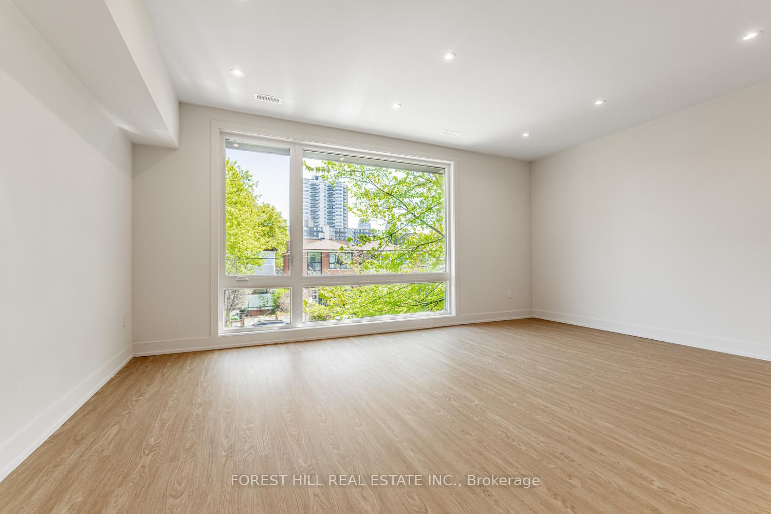 Photo 4 of Unit Upper, 124 Kenwood Avenue, Toronto, Humewood-Cedarvale — HOMEH