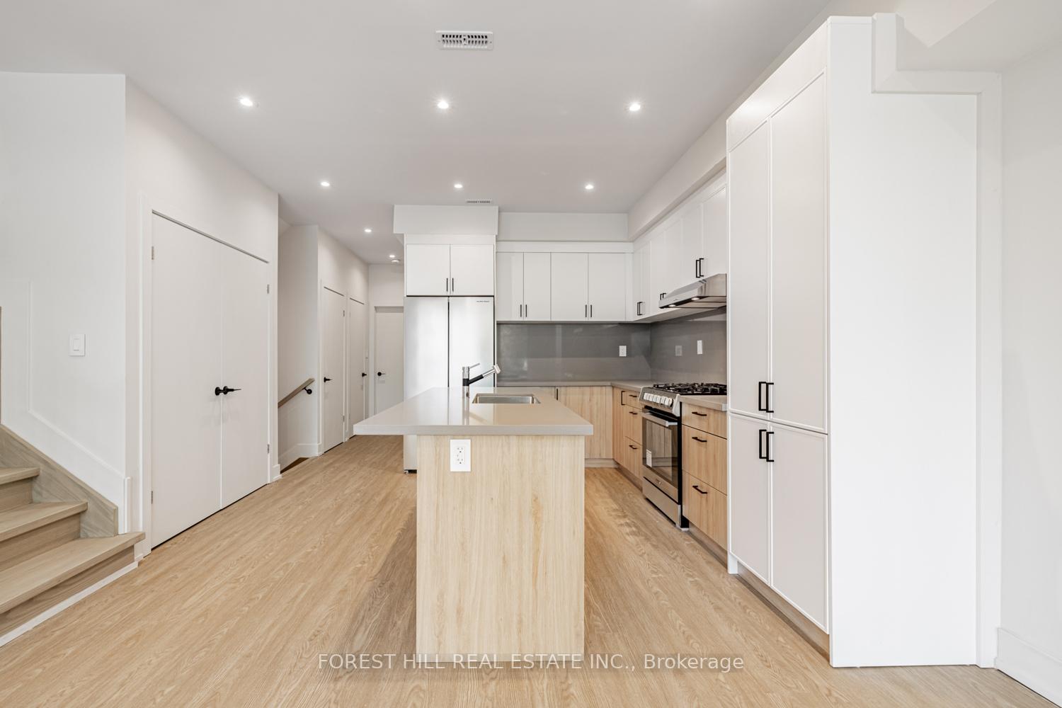Photo 6 of Unit Upper, 124 Kenwood Avenue, Toronto, Humewood-Cedarvale — HOMEH