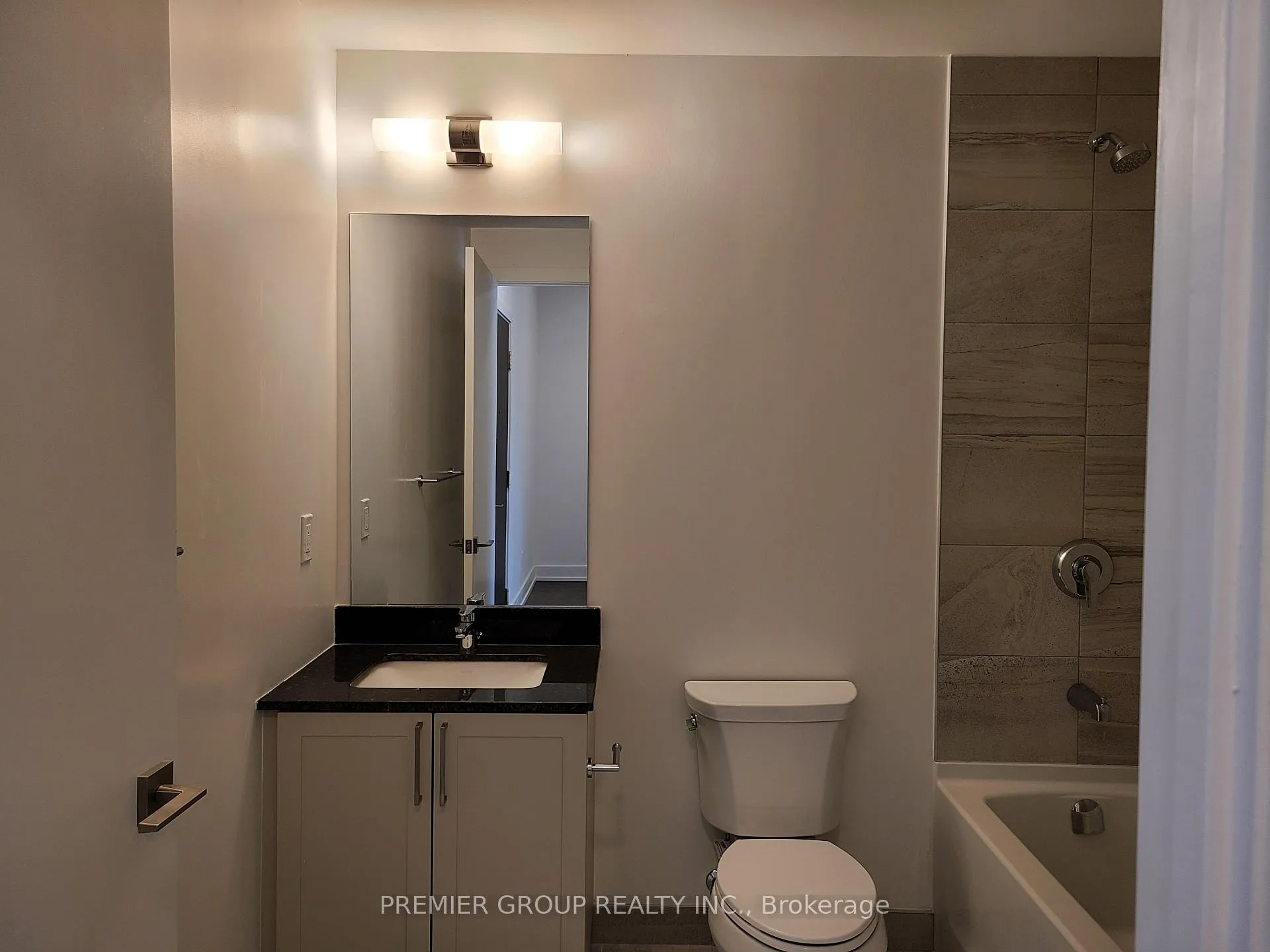 Photo 5 of Unit 317W, 268 Buchanan Drive, Markham, Unionville — HOMEH