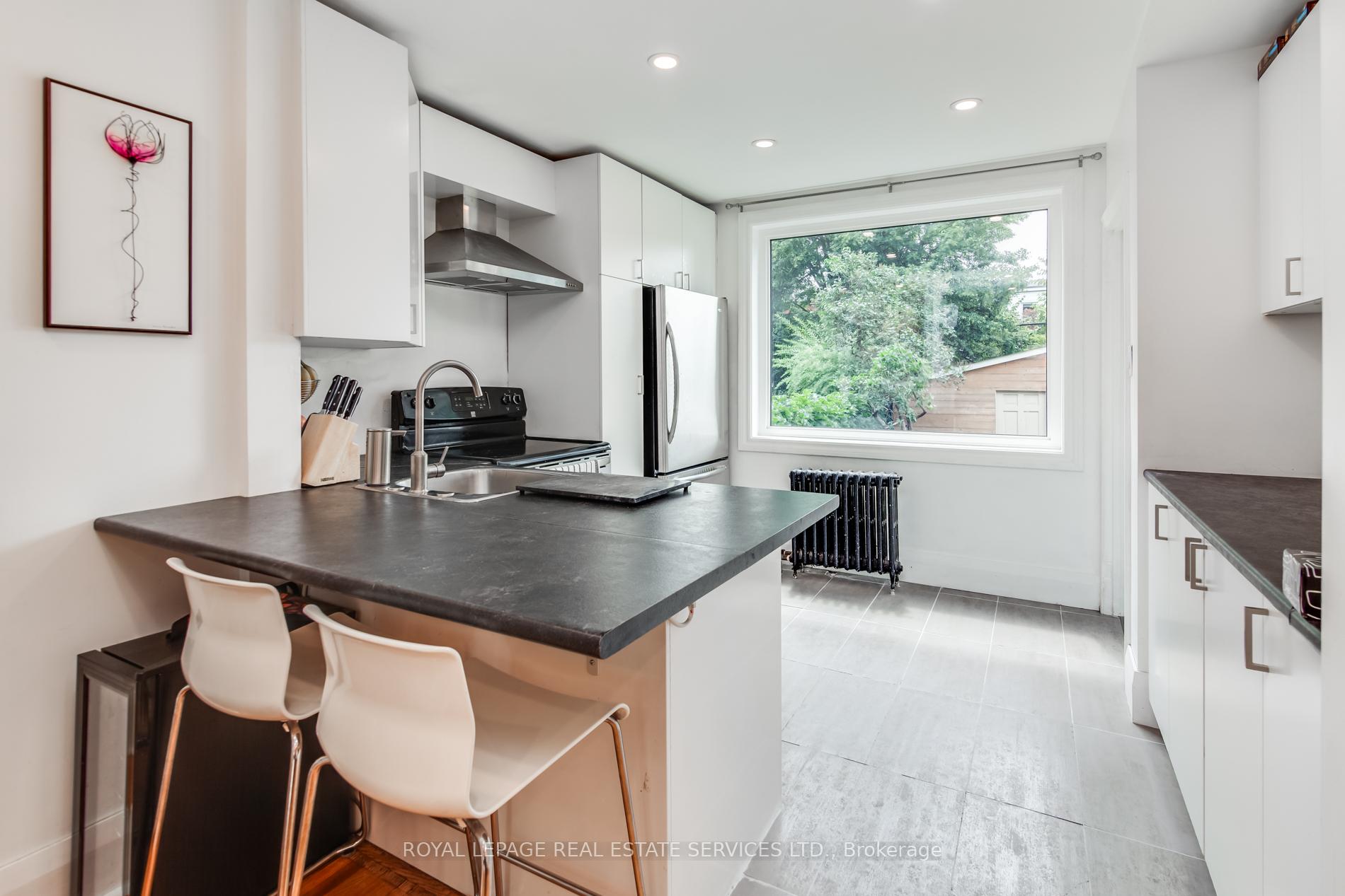 Photo 9 of 23 Kings Park Boulevard, Toronto, Danforth Village-East York — HOMEH
