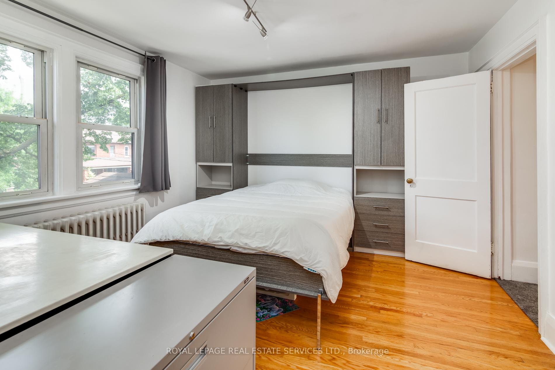 Photo 15 of 23 Kings Park Boulevard, Toronto, Danforth Village-East York — HOMEH