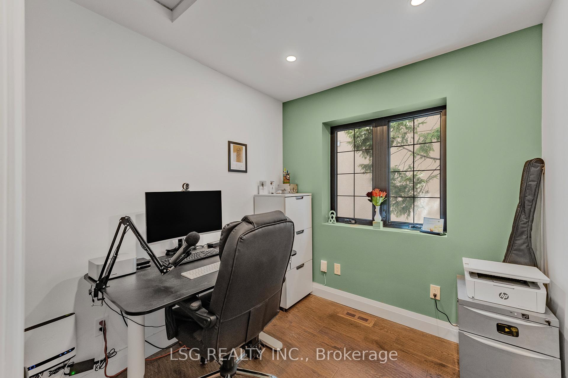 Photo 11 of 202 Linsmore Crescent, Toronto, Danforth Village-East York — HOMEH