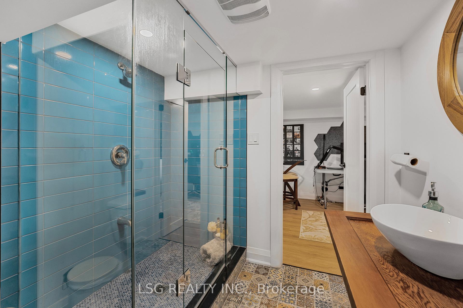 Photo 27 of 202 Linsmore Crescent, Toronto, Danforth Village-East York — HOMEH