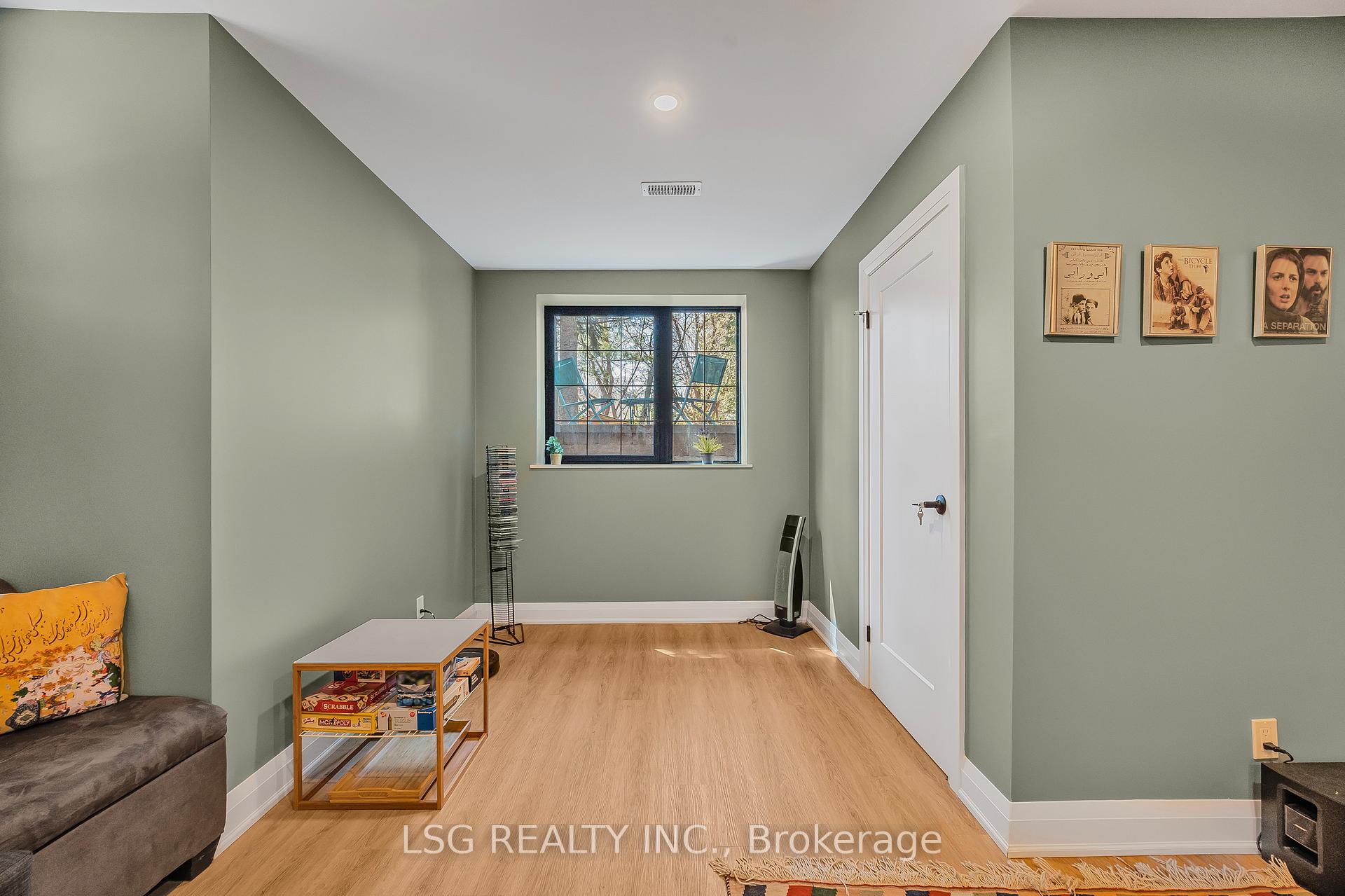 Photo 31 of 202 Linsmore Crescent, Toronto, Danforth Village-East York — HOMEH
