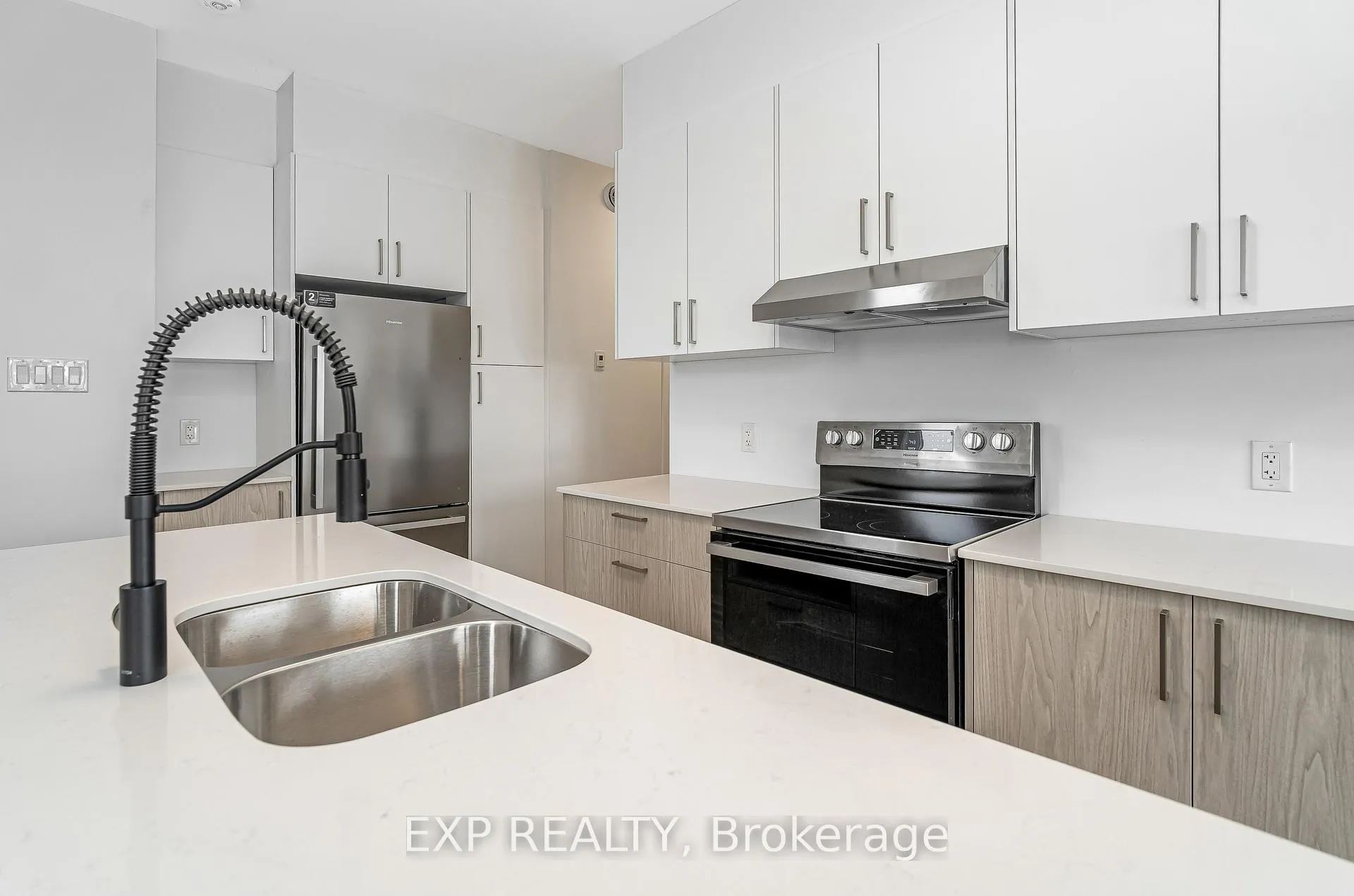 Photo 3 of Unit Unit A, 1371 Louis Lane, Ottawa, Cyrville Rd./Industrial Park — HOMEH