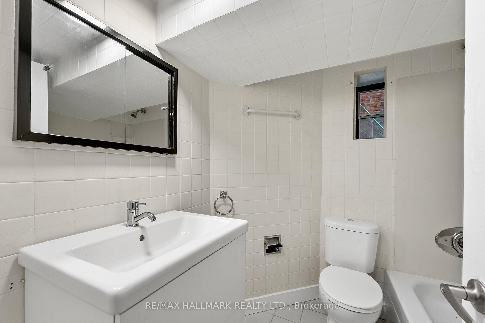 Photo 6 of Unit 1, 261 Ossington Avenue, Toronto, Trinity-Bellwoods — HOMEH