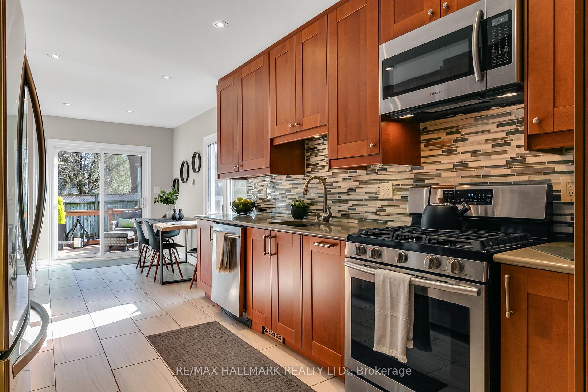 Photo 10 of 697 Mortimer Avenue, Toronto, Danforth Village-East York — HOMEH