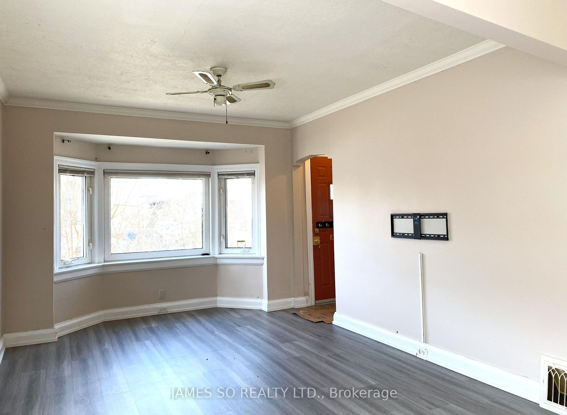 Photo 3 of 3 St Hubert Avenue, Toronto, Danforth Village-East York — HOMEH