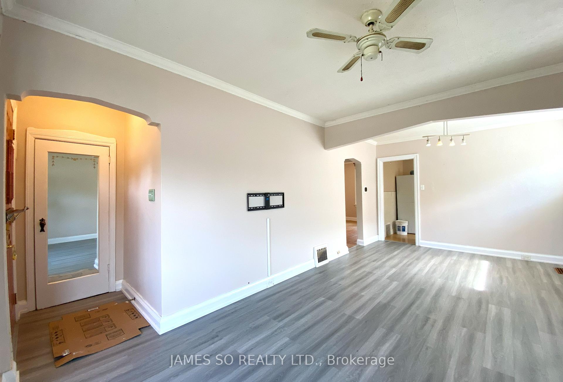 Photo 4 of 3 St Hubert Avenue, Toronto, Danforth Village-East York — HOMEH