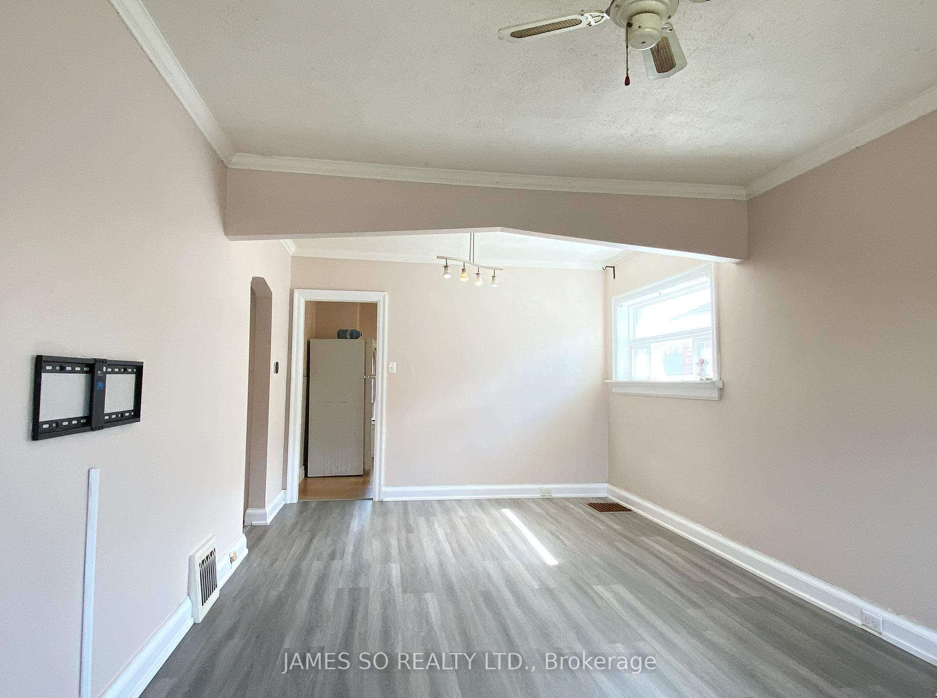 Photo 5 of 3 St Hubert Avenue, Toronto, Danforth Village-East York — HOMEH
