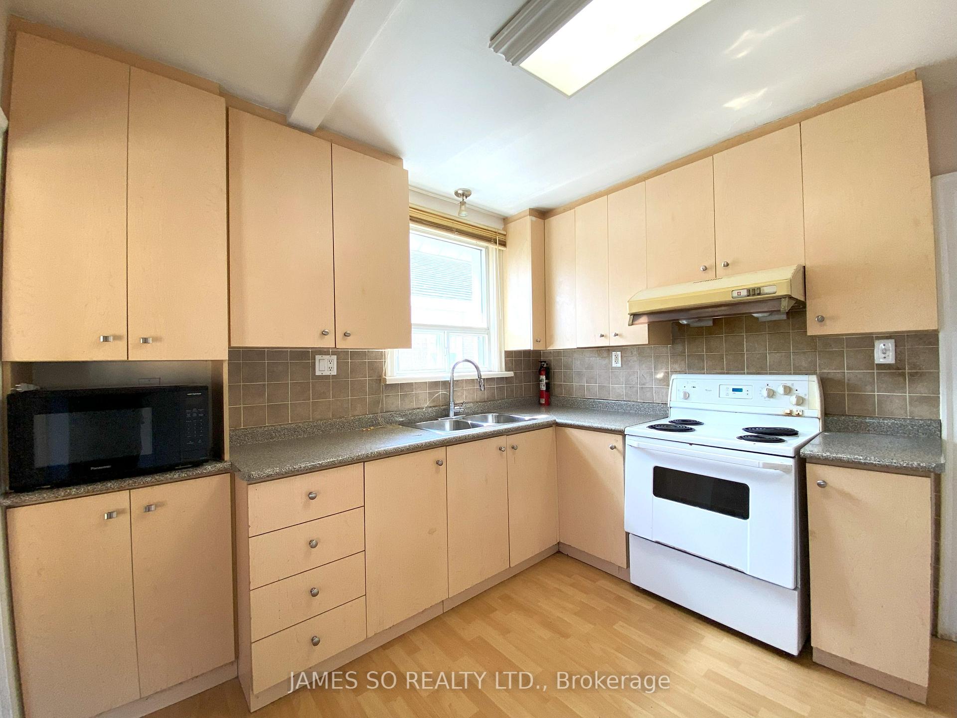 Photo 14 of 3 St Hubert Avenue, Toronto, Danforth Village-East York — HOMEH