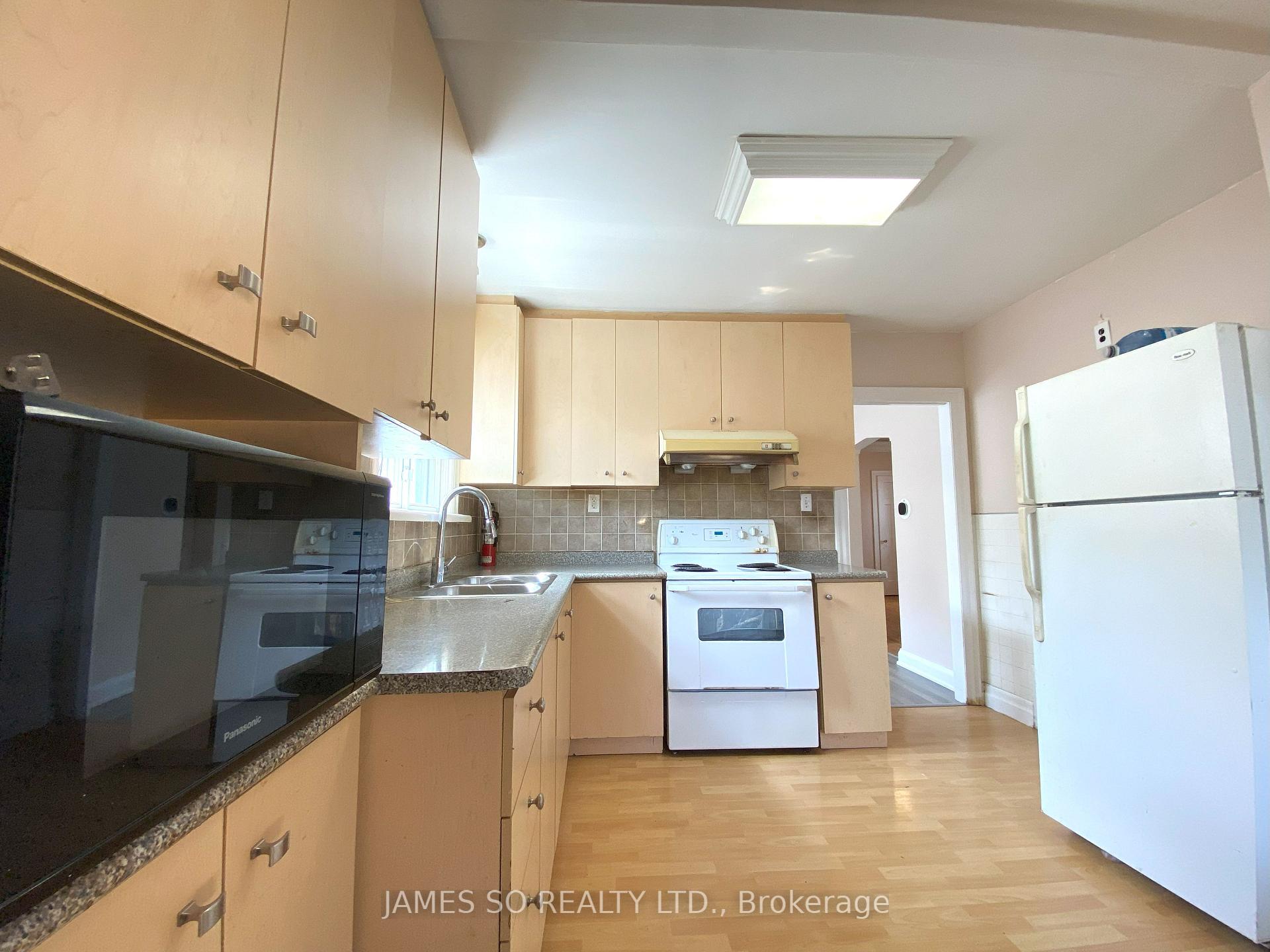 Photo 15 of 3 St Hubert Avenue, Toronto, Danforth Village-East York — HOMEH