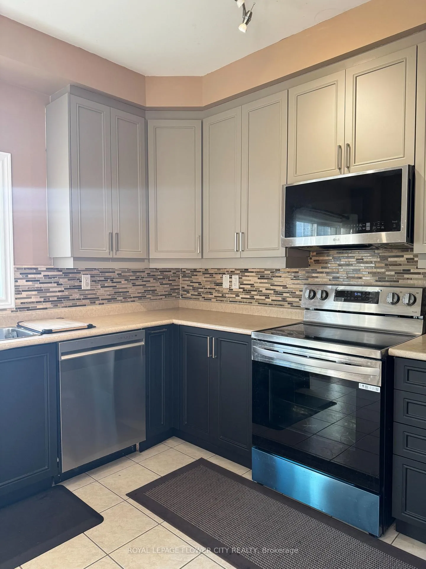 Photo 15 of 9710 McLaughlin Road N, Brampton, Fletcher's Creek Village — HOMEH