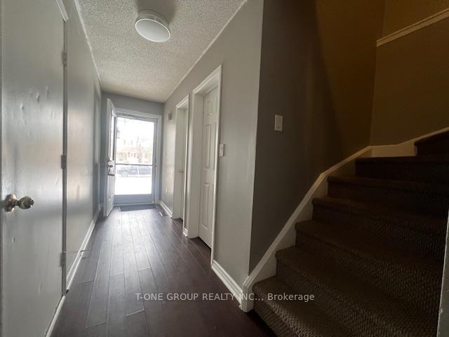 Photo 2 of 34 Culligan Crescent, Thorold, Confederation Heights — HOMEH