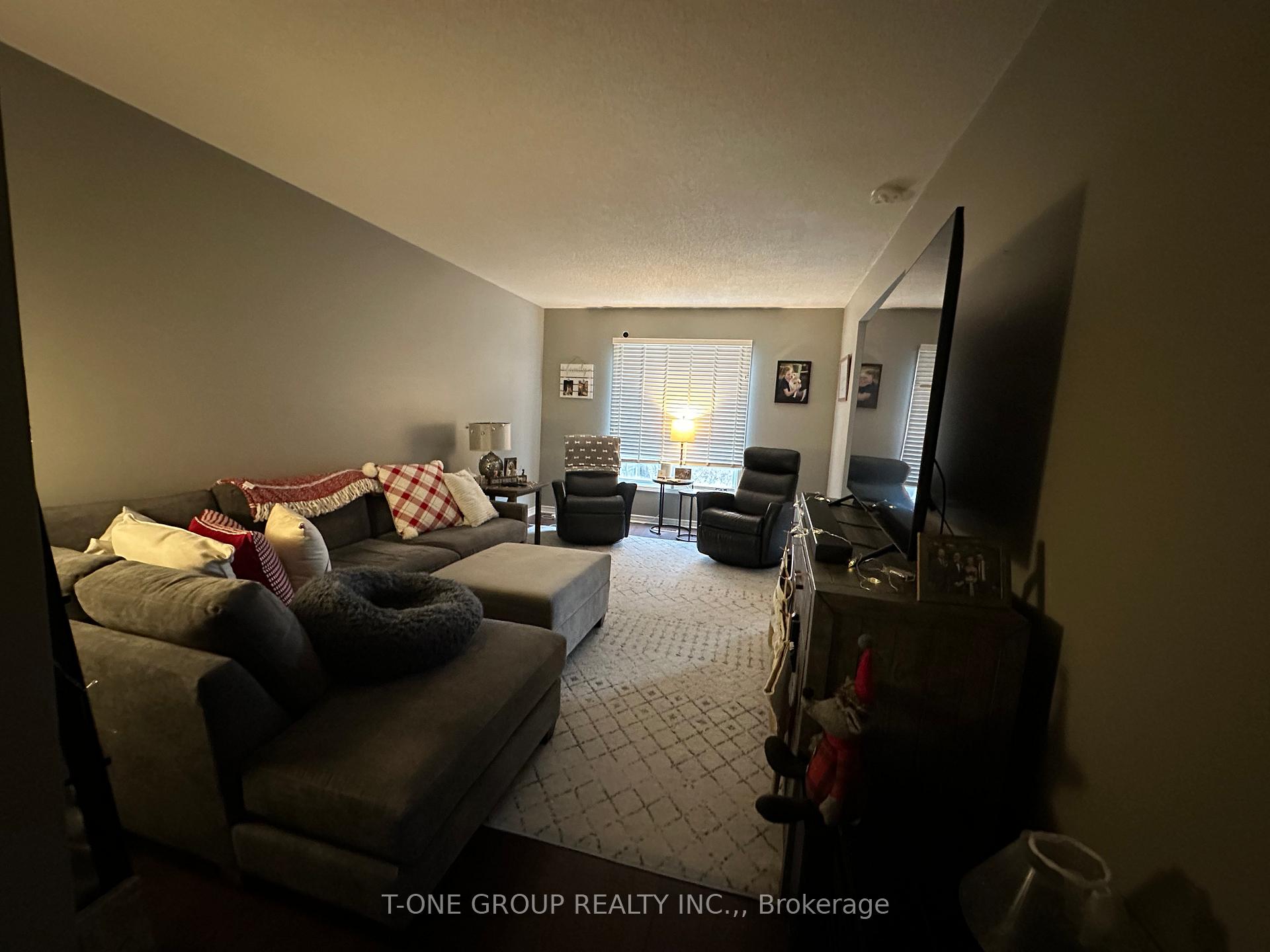 Photo 6 of 34 Culligan Crescent, Thorold, Confederation Heights — HOMEH