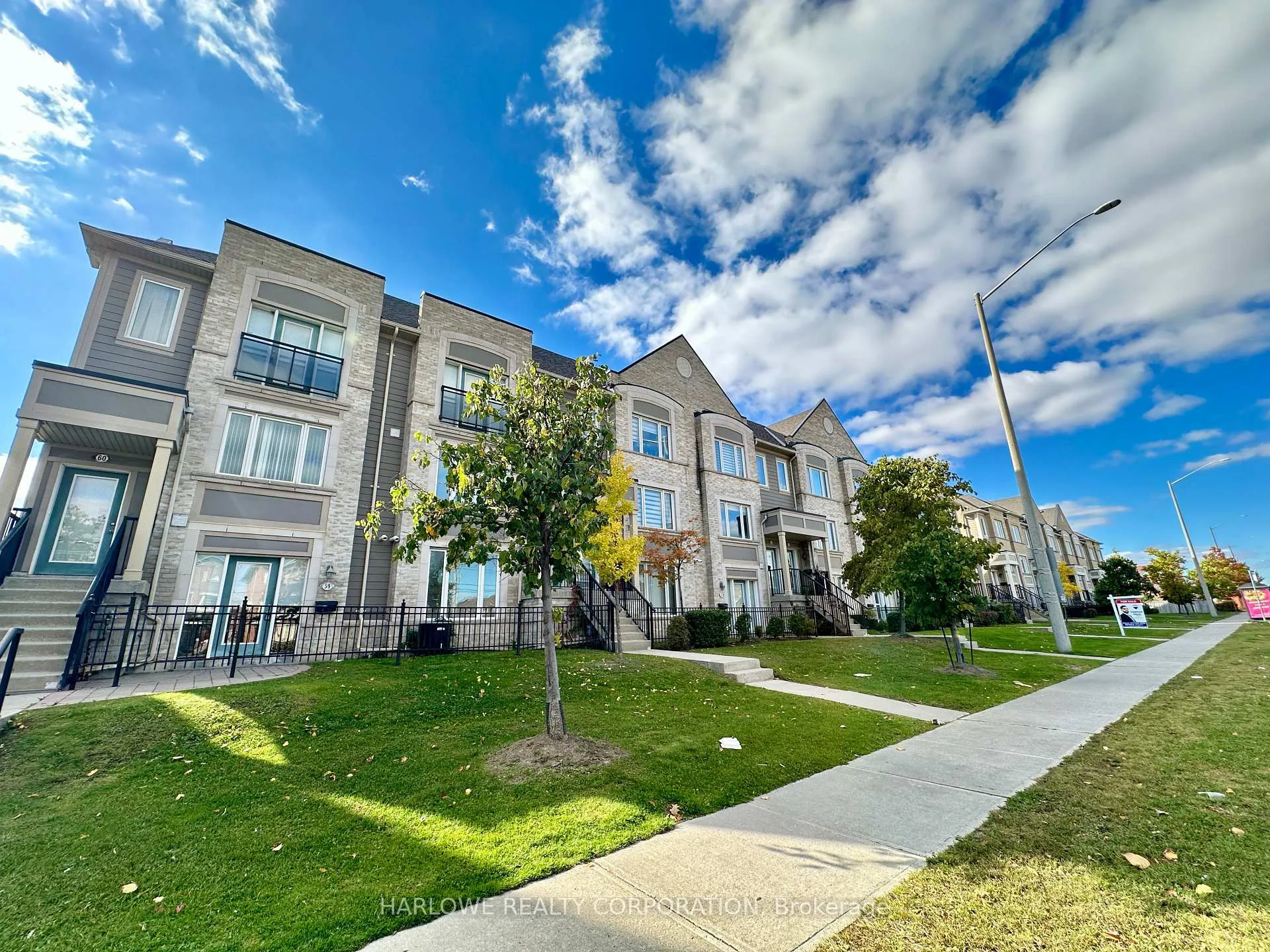 Photo 1 of Unit 59, 60 Fairwood Circle, Brampton, Sandringham-Wellington — HOMEH