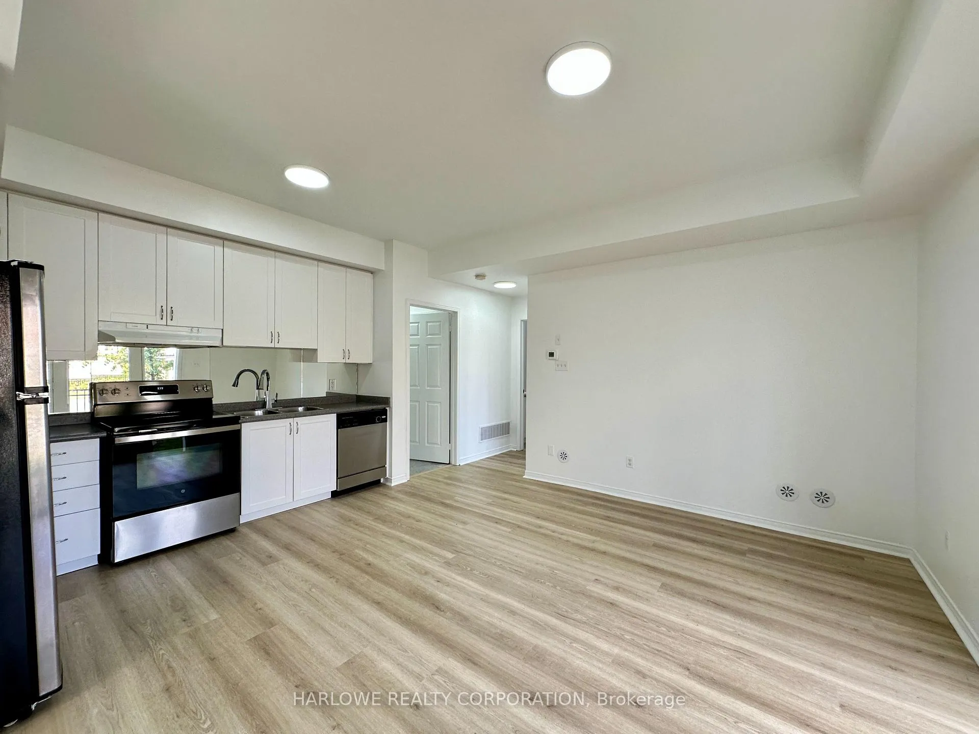 Photo 3 of Unit 59, 60 Fairwood Circle, Brampton, Sandringham-Wellington — HOMEH