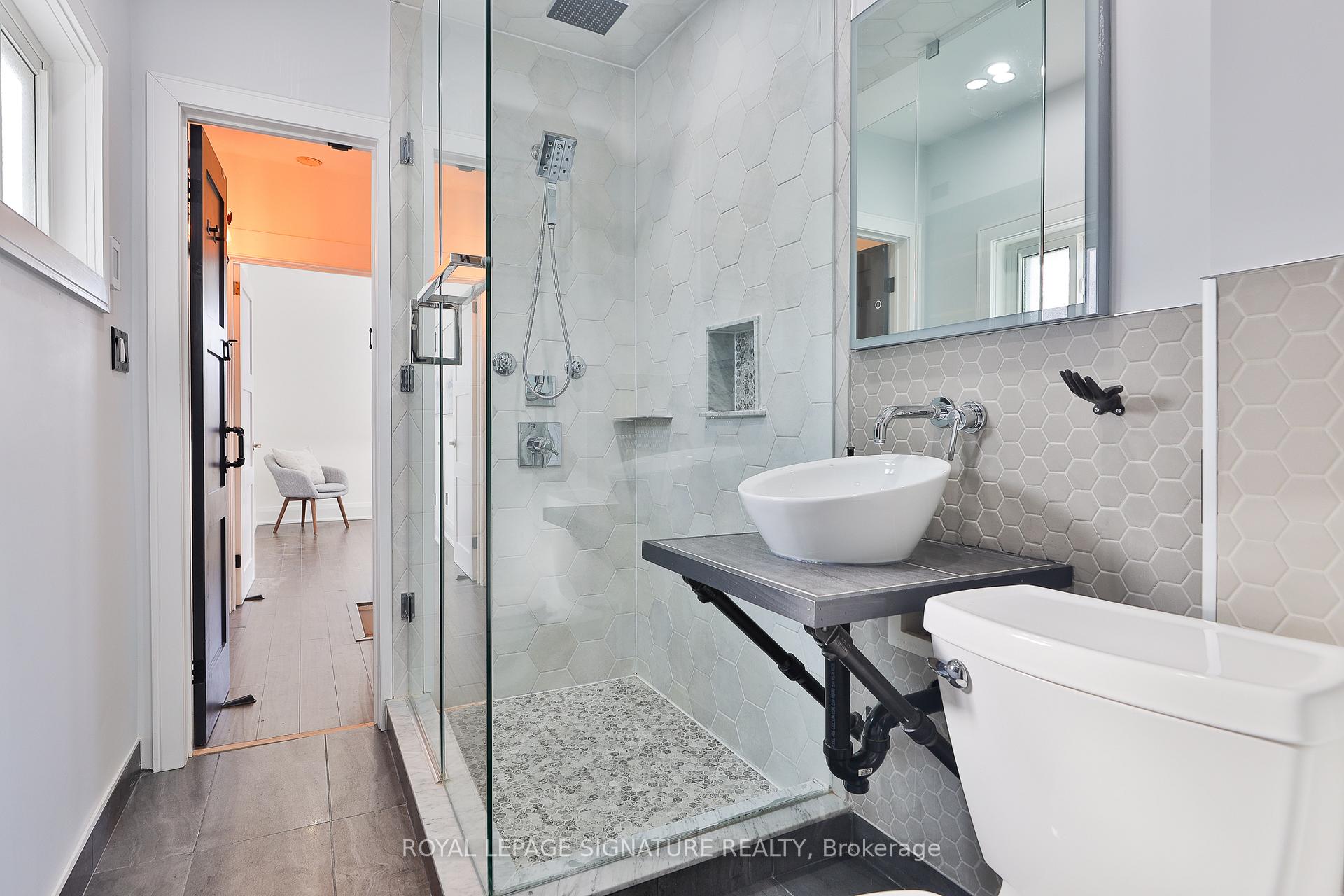 Photo 26 of 48 Westbrook Avenue, Toronto, Woodbine-Lumsden — HOMEH