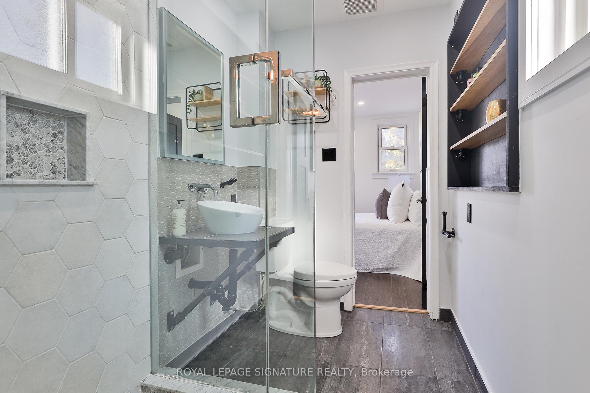 Photo 27 of 48 Westbrook Avenue, Toronto, Woodbine-Lumsden — HOMEH