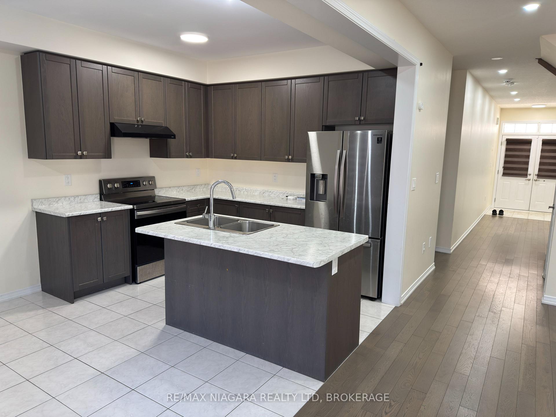 Photo 5 of 49 Esther Crescent, Thorold, Hurricane/Merrittville — HOMEH